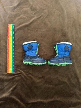 Carter's size 5 baby winter boots